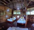 sani_lodg_familiar_cabin_twin_beds.jpg